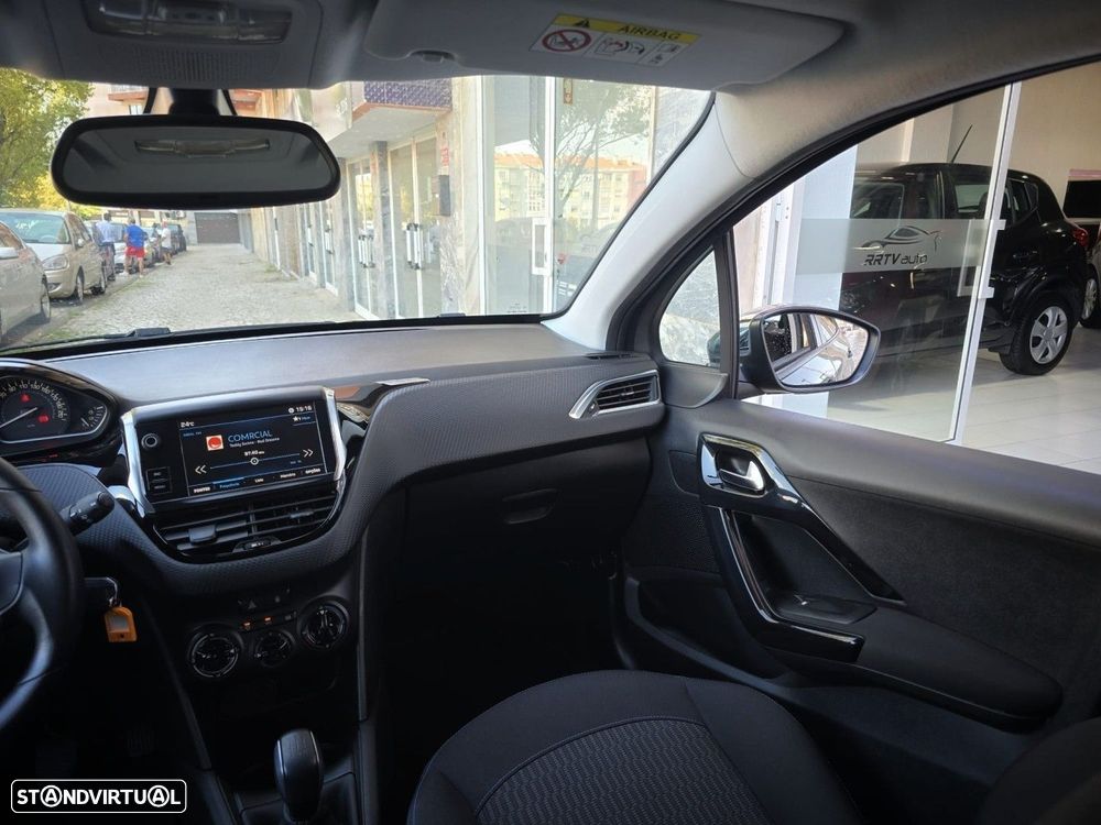 Peugeot 208 1.2 PureTech Style - 14