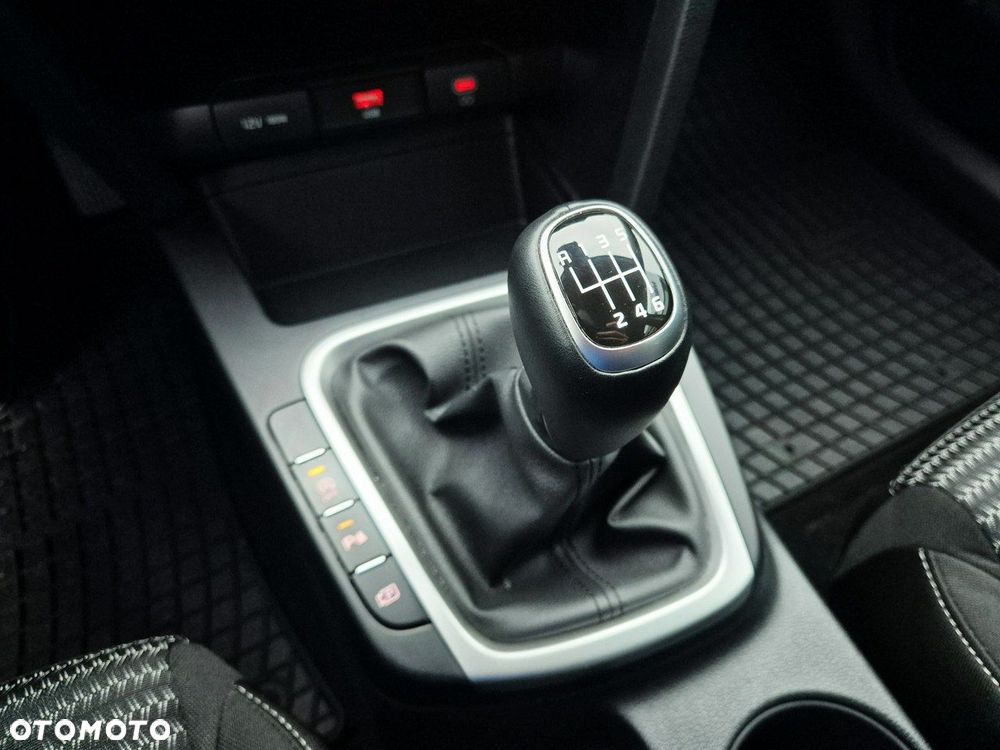 Kia XCeed 1.5 T-GDI M - 35