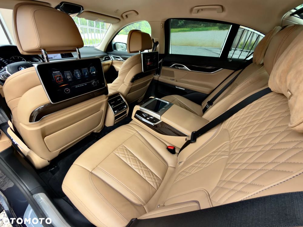 BMW Seria 7 - 28