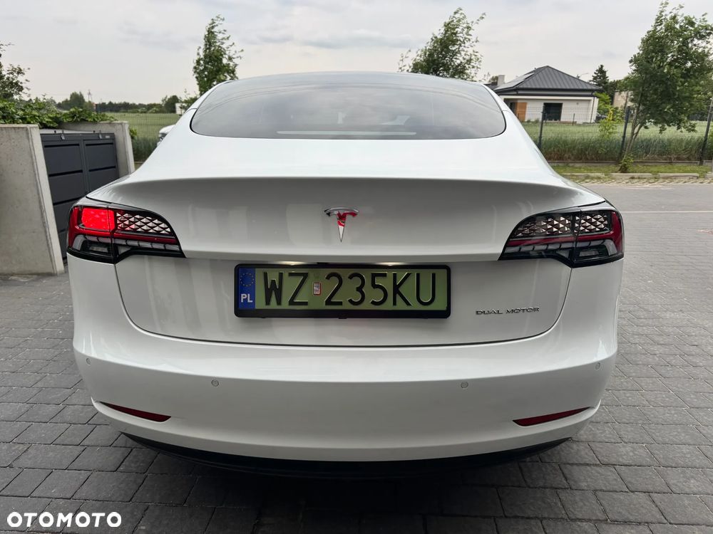 Tesla Model 3 - 9