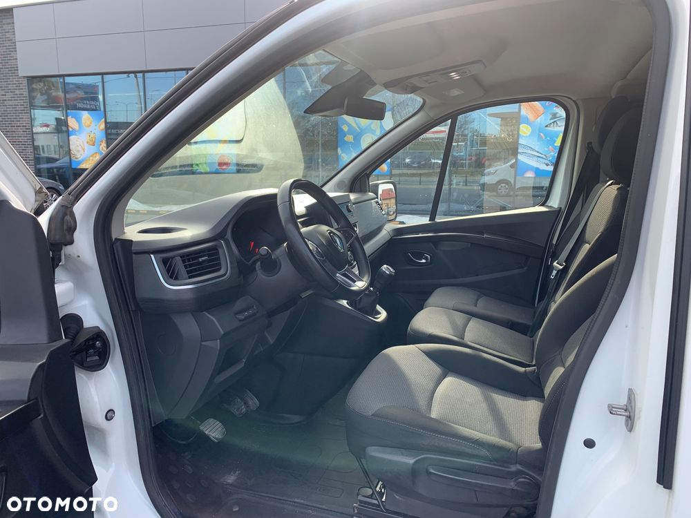 Renault Trafic 2.0 dCi - 9