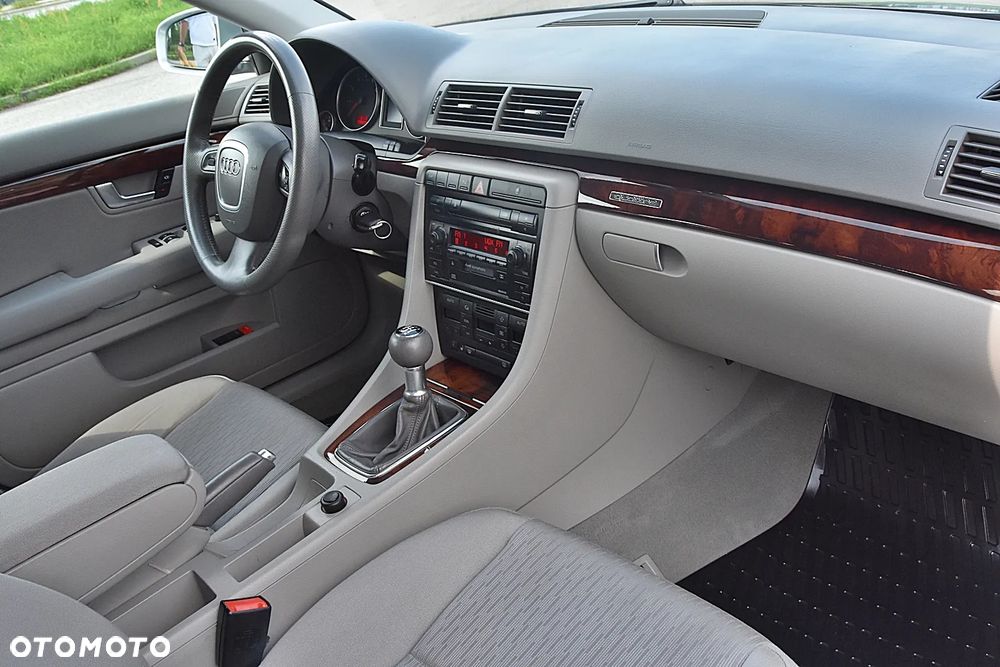 Audi A4 Avant 1.8T Quattro - 16