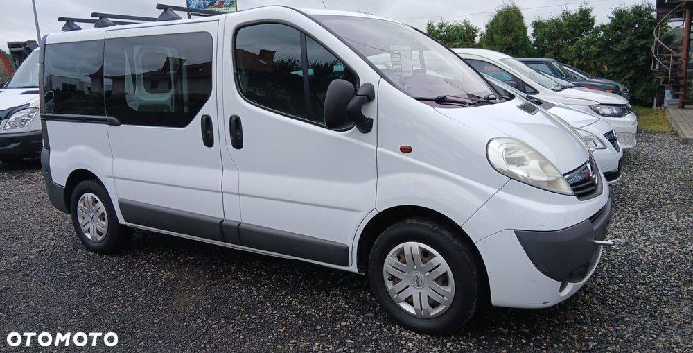 Opel Vivaro 2011 photo 3