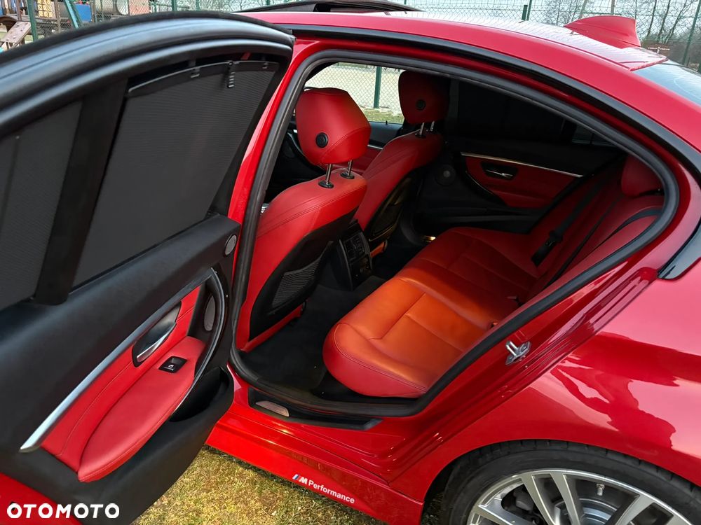 BMW Seria 3 340i xDrive Edition M Sport Shadow - 26