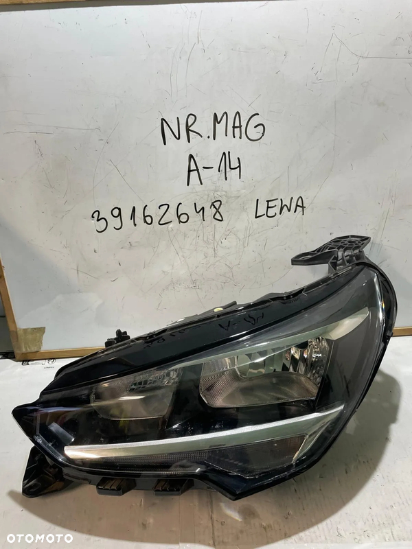 LAMPA LEWA PRZÓD OPEL CORSA F 39162648