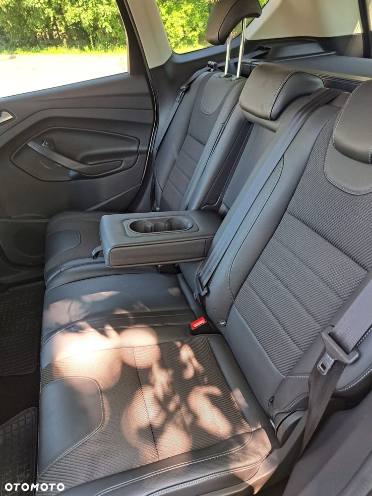 Ford Kuga 1.5 EcoBoost 2x4 Titanium - 6