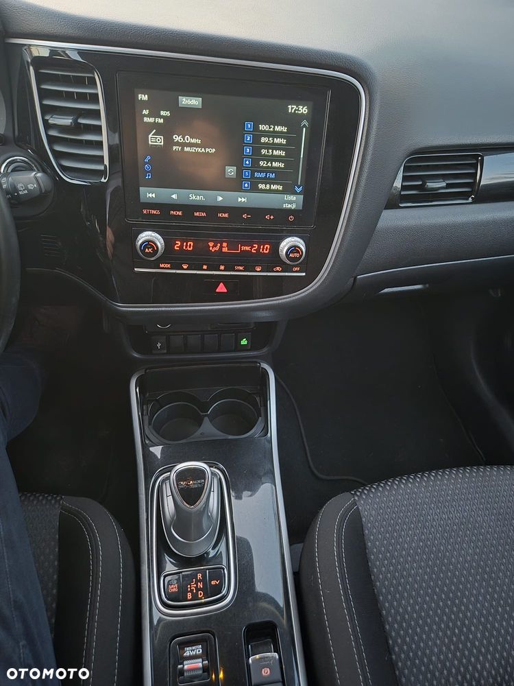 Mitsubishi Outlander - 19