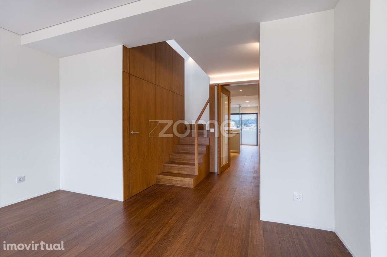 APARTAMENTO NOVO T4 DUPLEX DE LUXO NA TROFA - Grande imagem: 5/21