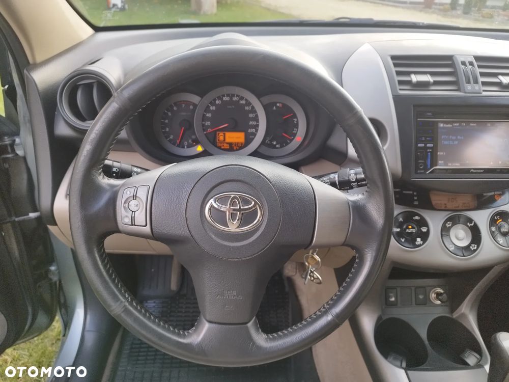 Toyota RAV4 - 15