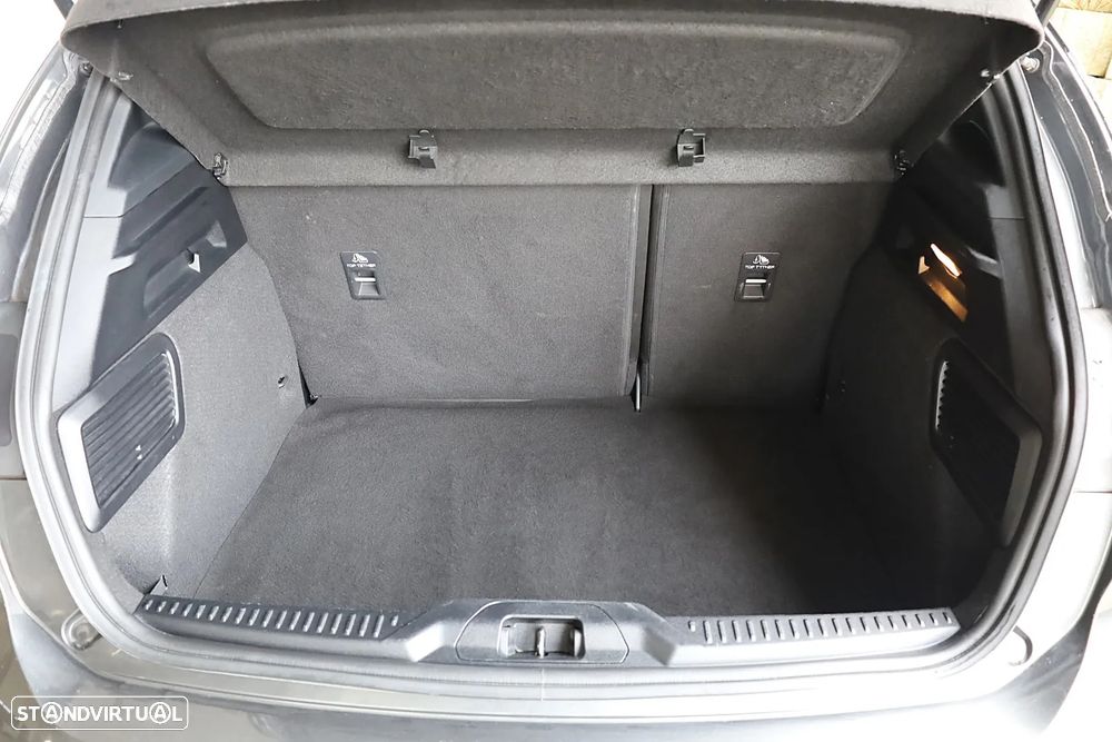 Ford Focus 1.0 EcoBoost MHEV ST-Line - 14