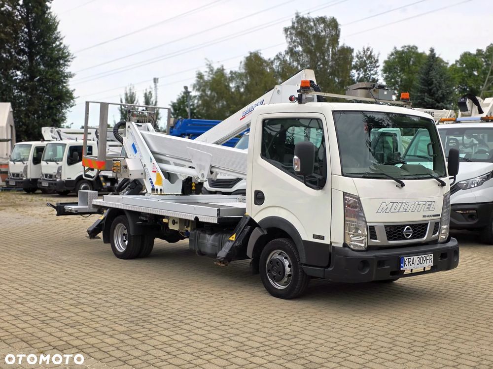 Nissan Cabstar / Multitel HX195