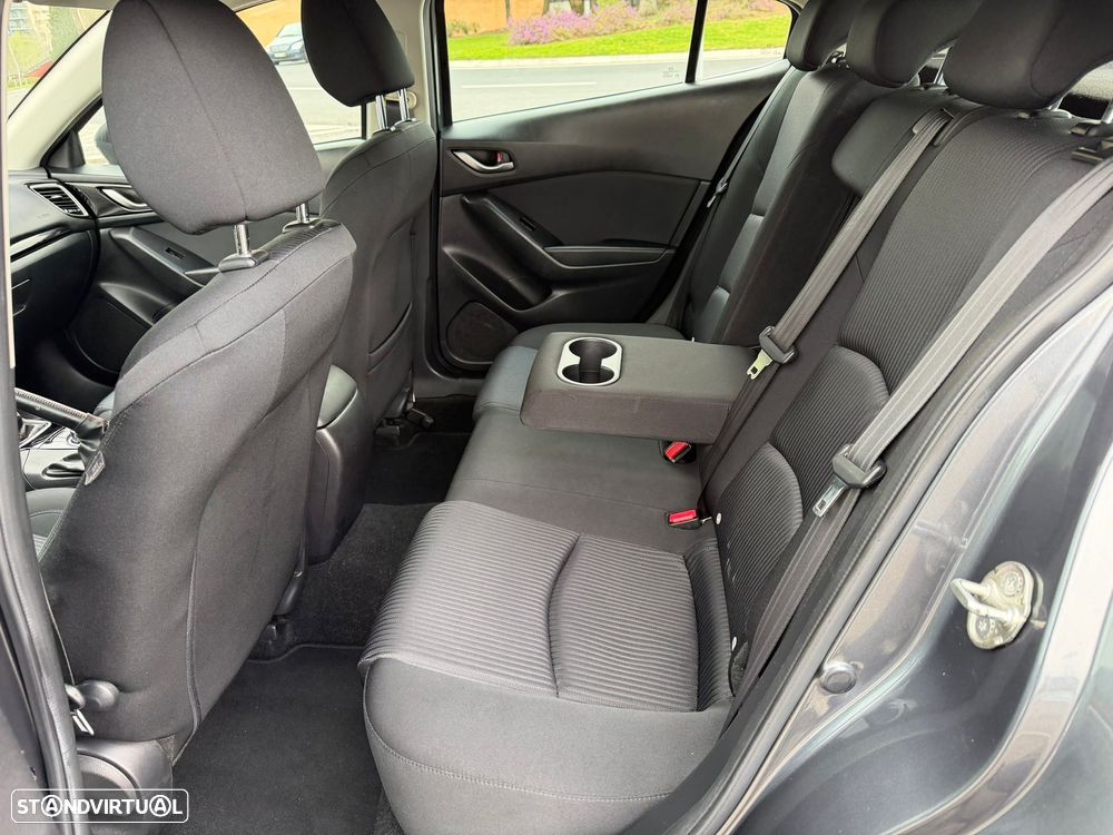 Mazda 3 Hatchback ver-1-5-sky--d-evolve - 19