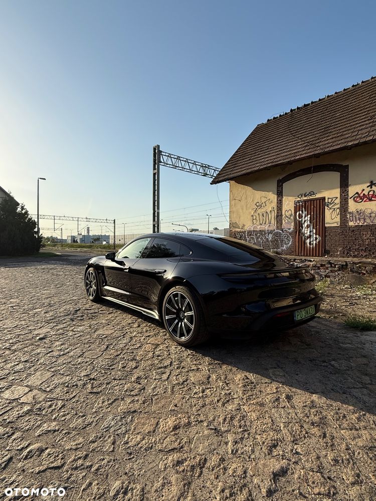 Porsche Taycan - 3