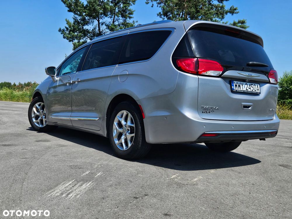 Chrysler Pacifica - 20