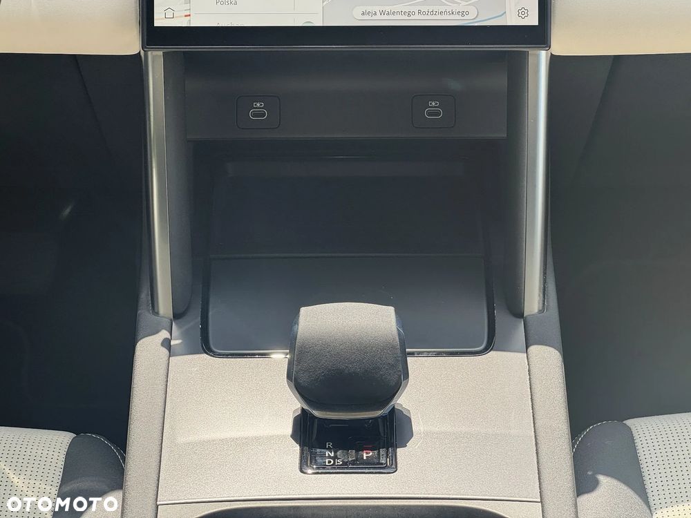 Land Rover Discovery Sport D200 - 12