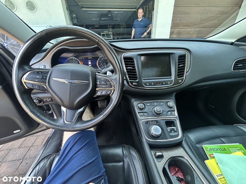 Chrysler 200 - 6