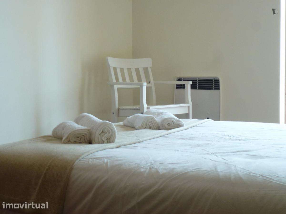 Quarto - localizado em Campolide Lisbon - Grande imagem: 2/14