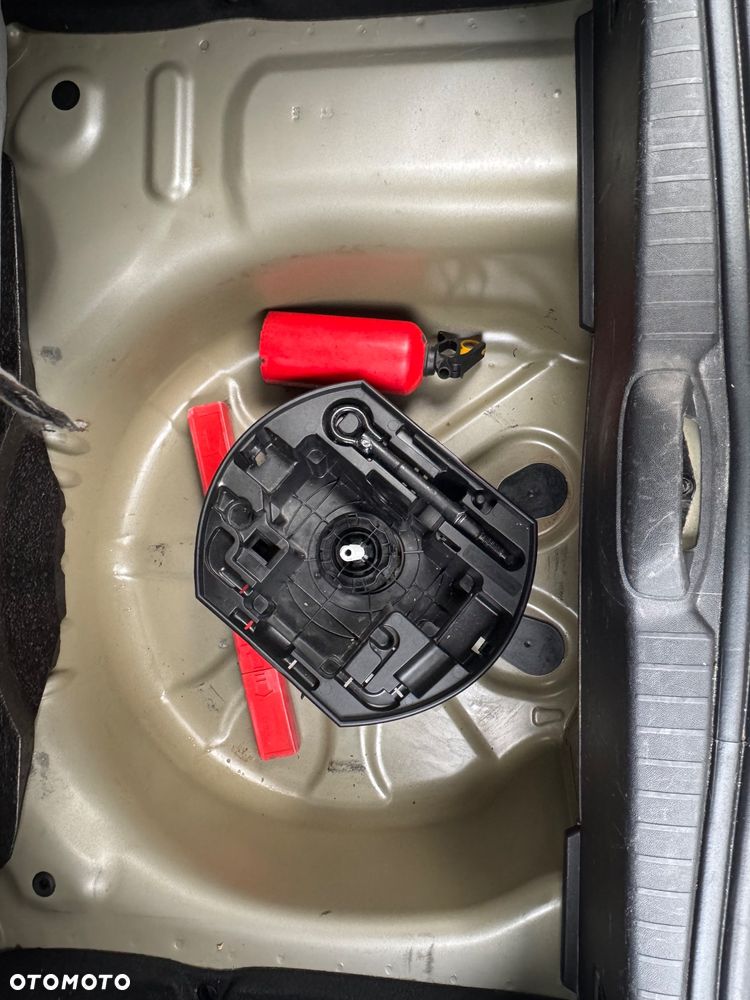 Peugeot 208 1.2 PureTech Access - 13