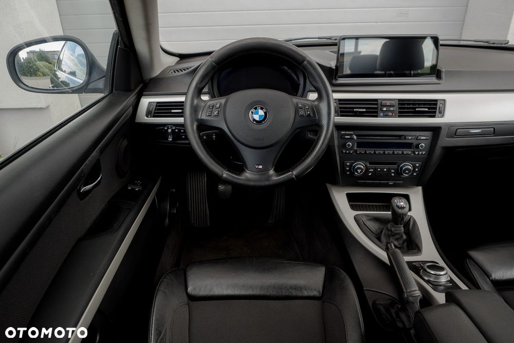 BMW Seria 3 320d - 33