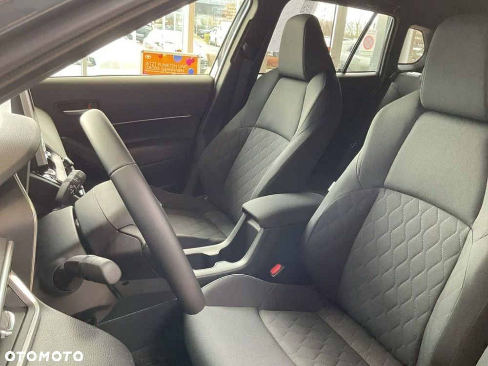 Toyota Corolla Cross - 11