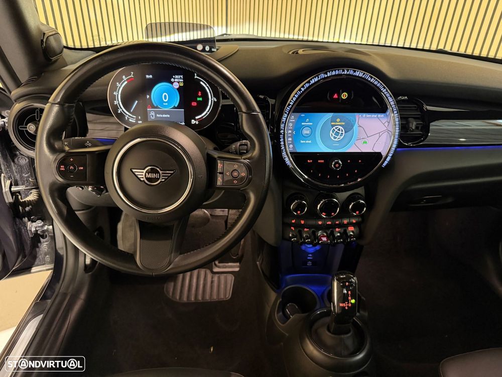 MINI Cabrio Cooper Premium Essential Auto - 9