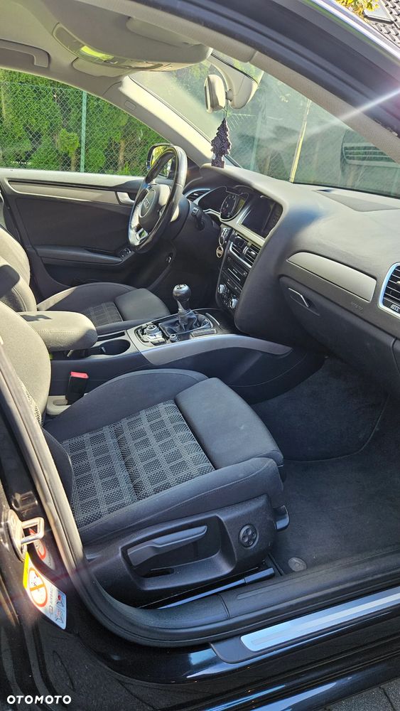 Audi A4 Limousine - 6