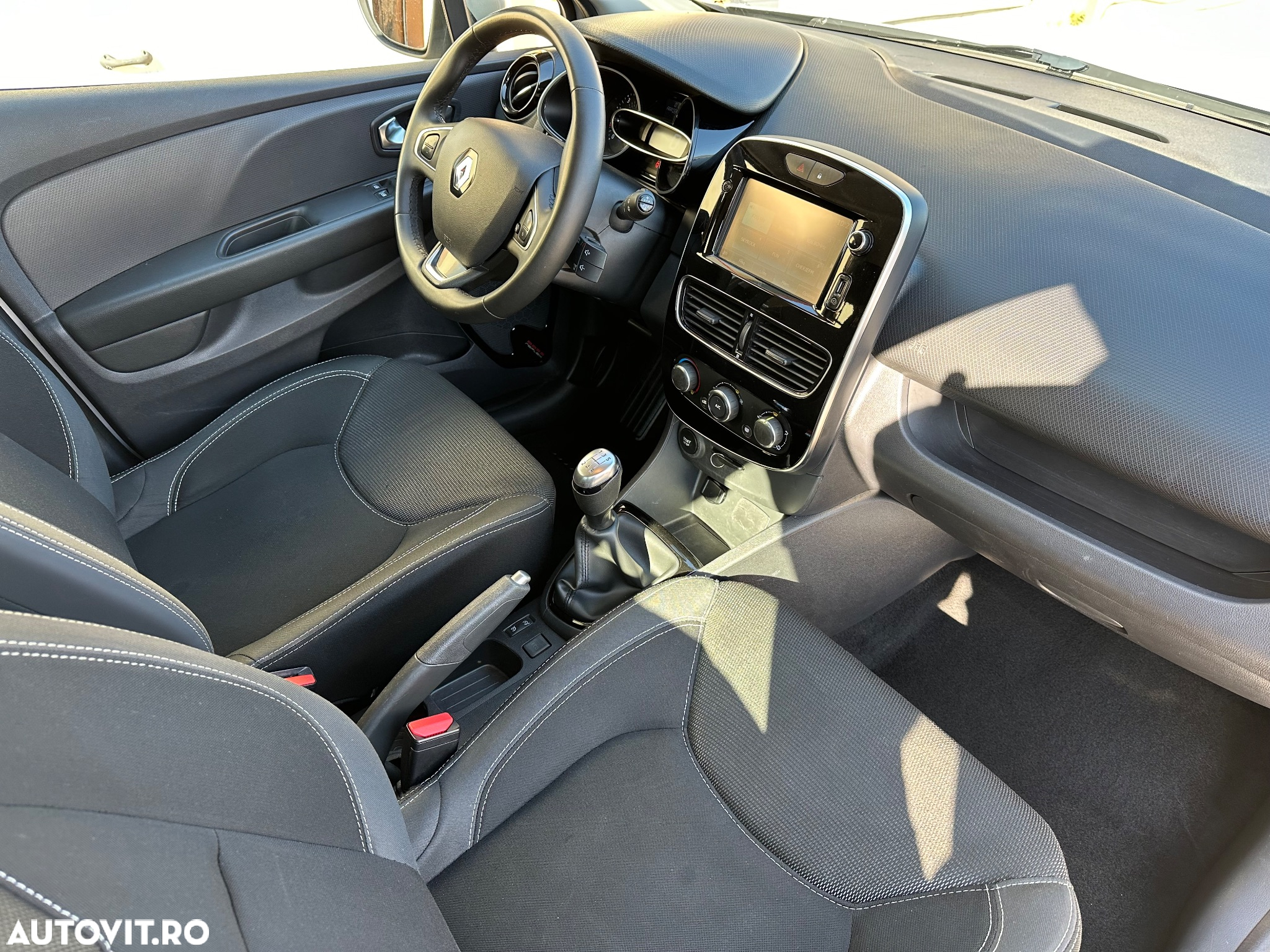 Renault Clio (Energy) dCi 90 Start & Stop LIMITED - 11