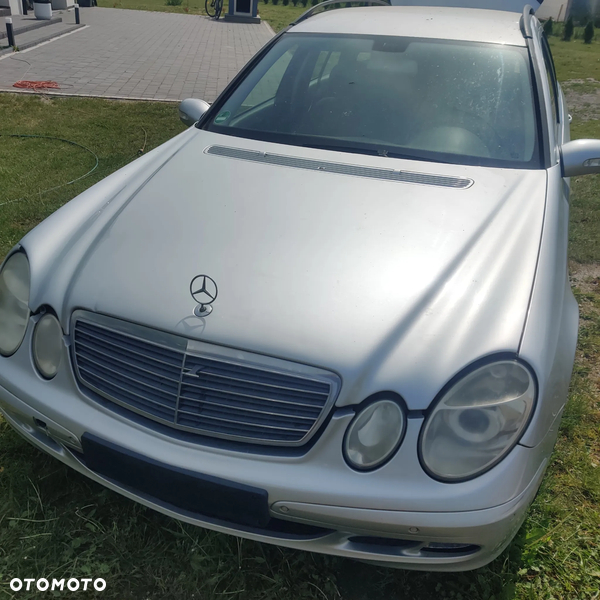 MERCEDES W211 MASKA POKRYWA SILNIKA