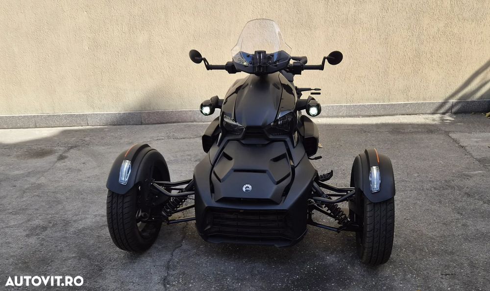 Can-Am Ryker 900 - 1