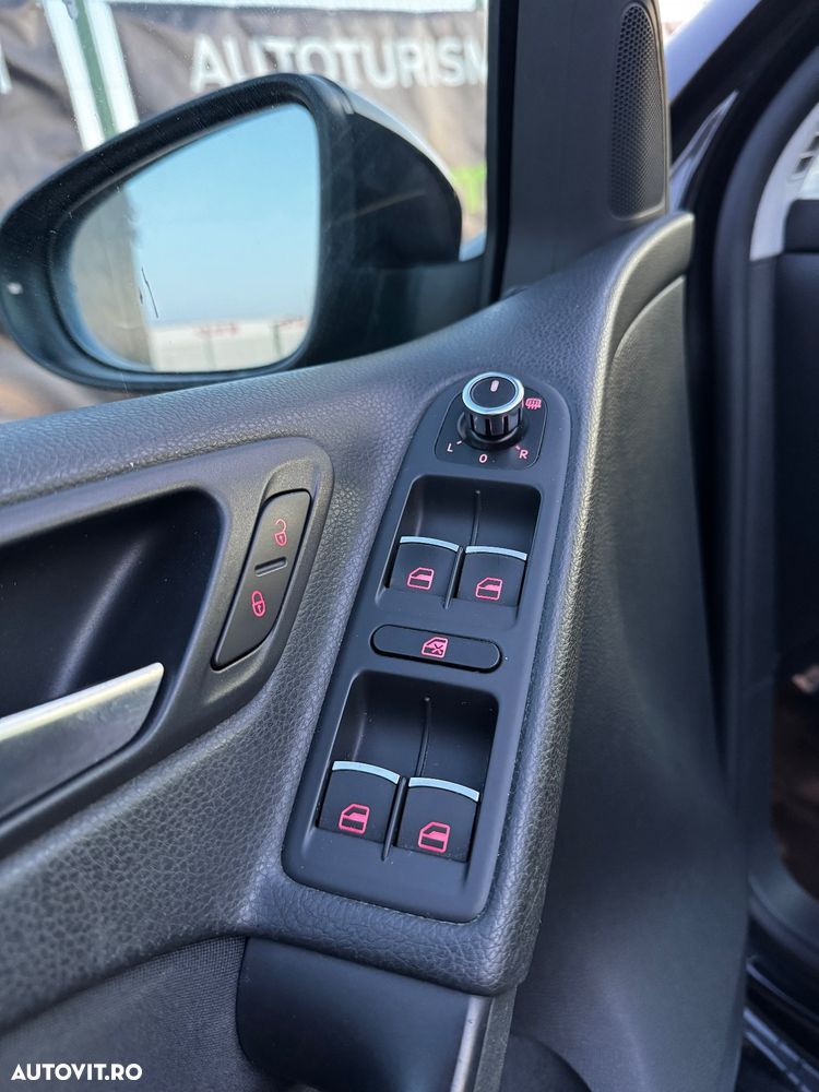 Volkswagen Golf 1.6 TDI DPF BlueMotion Technology Comfortline - 10