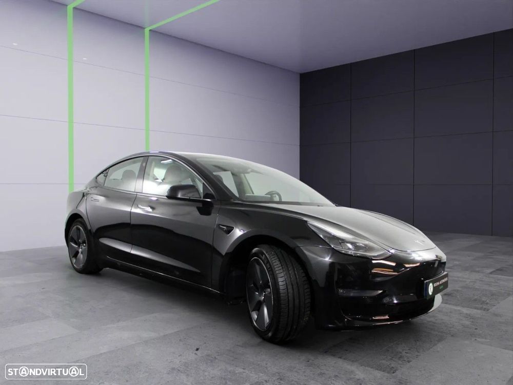 Tesla Model 3 - 4
