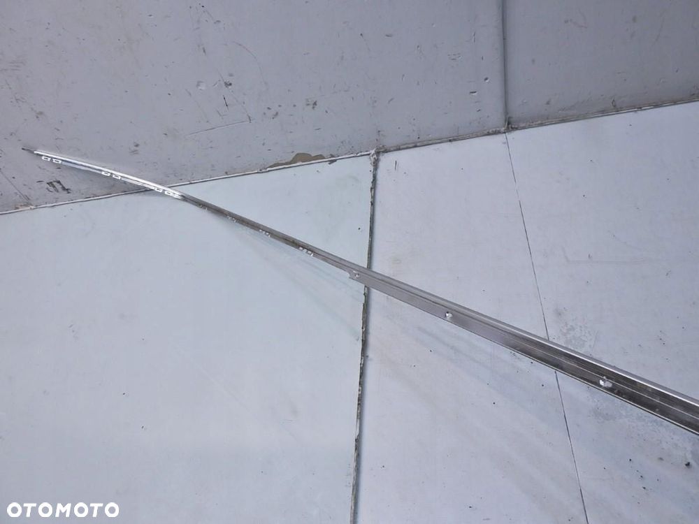 LISTWA KAROSERYJNA PRAWA AUDI A4 B7 AVANT 8E9853704H - 3