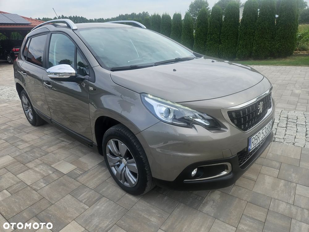 Peugeot 2008 1.2 Pure Tech Signature - 3