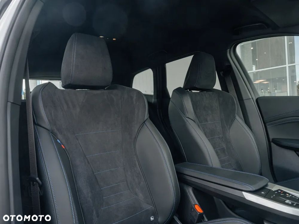 BMW X1 sDrive18i - 11