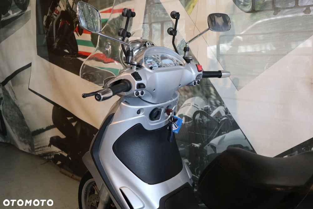 Piaggio Beverly - 7