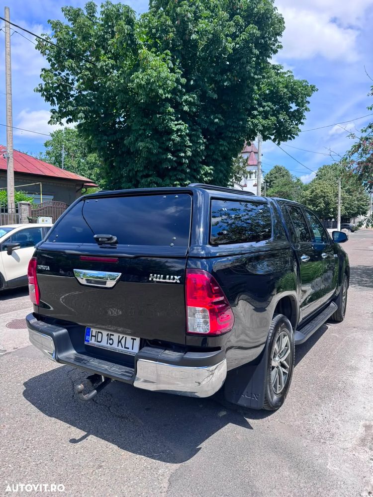 Toyota Hilux 4x4 Double Cab A/T Invincible - 3