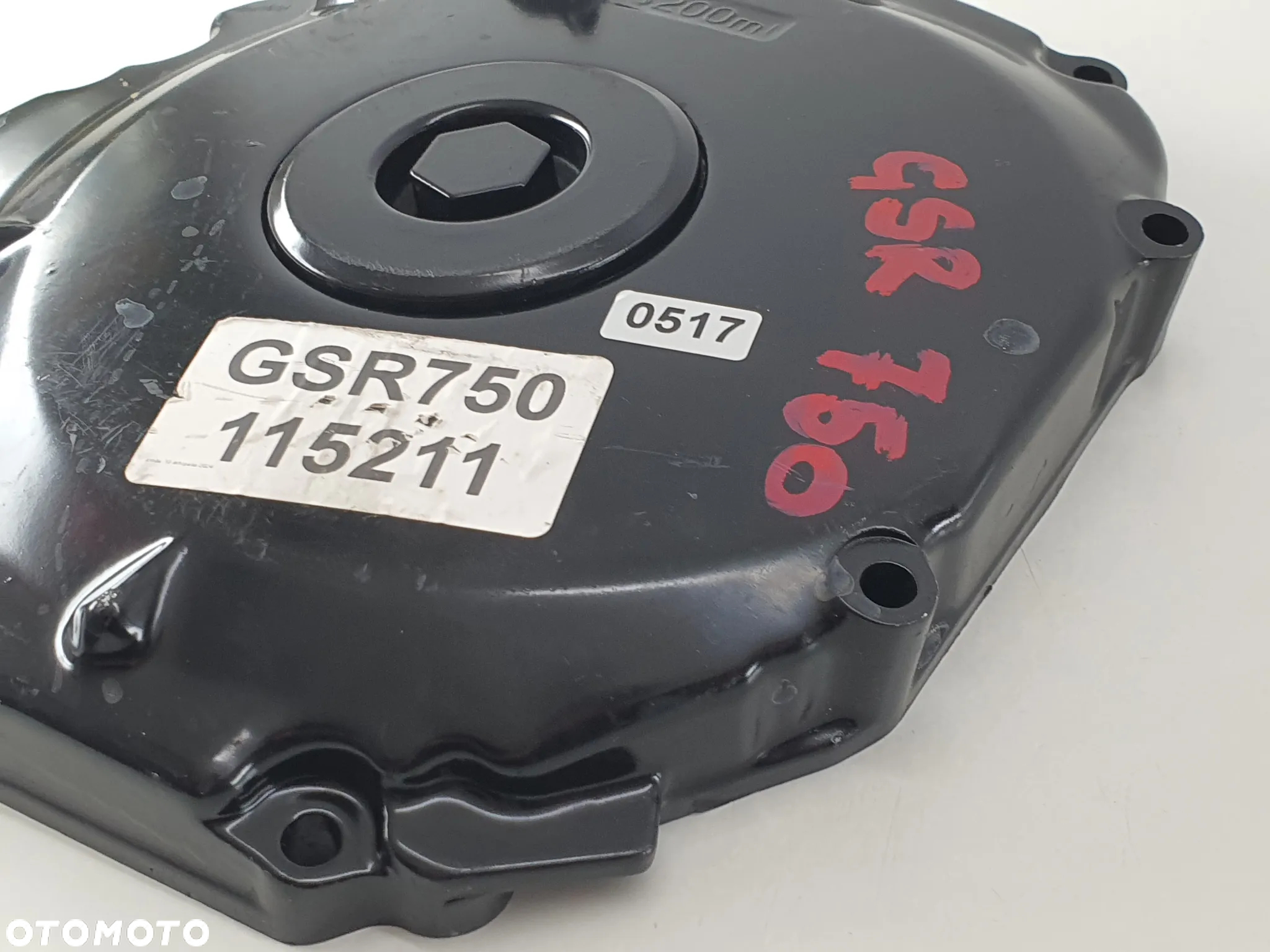 SUZUKI GSR 750 DEKIEL POKRYWA - 3
