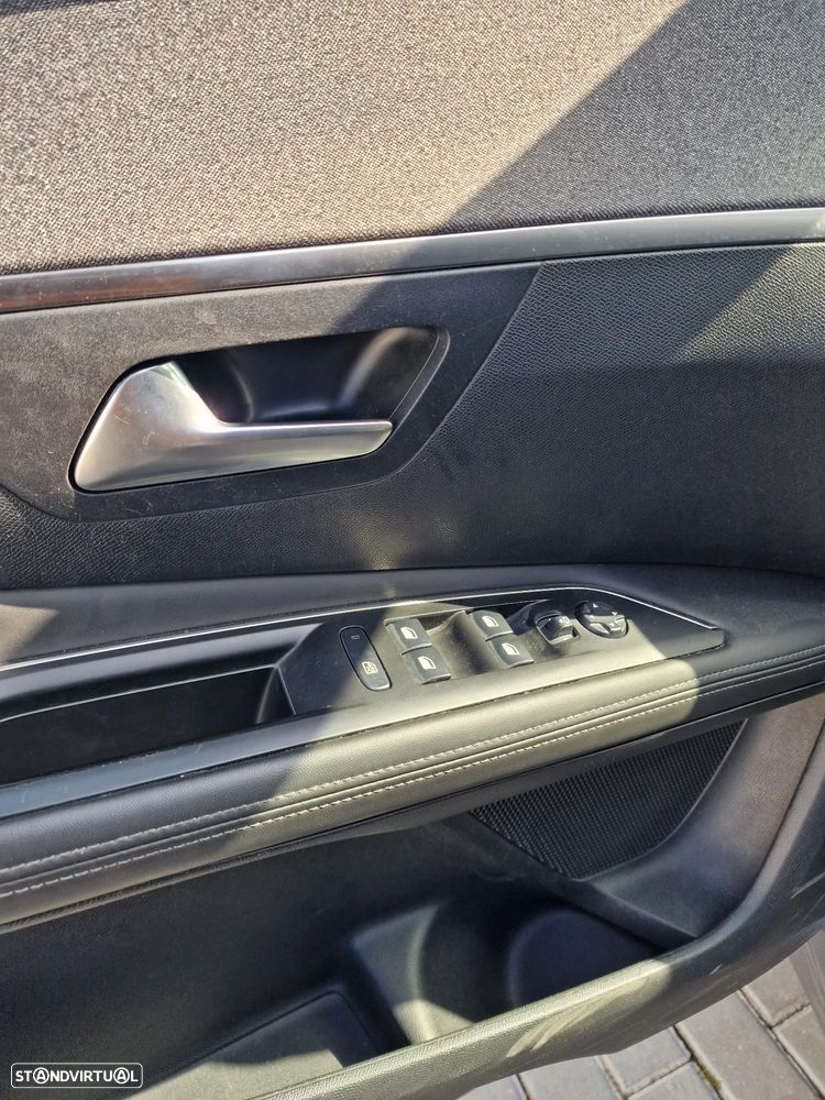 Peugeot 3008 PureTech 130 Stop & Start GPF Allure - 14