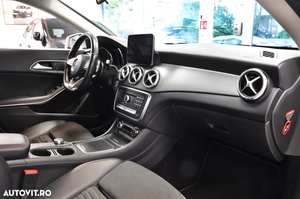 Mercedes-Benz CLA - 10