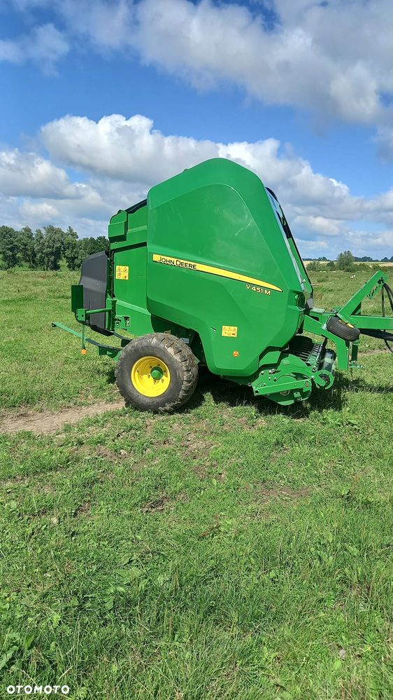 John Deere V451M - 14