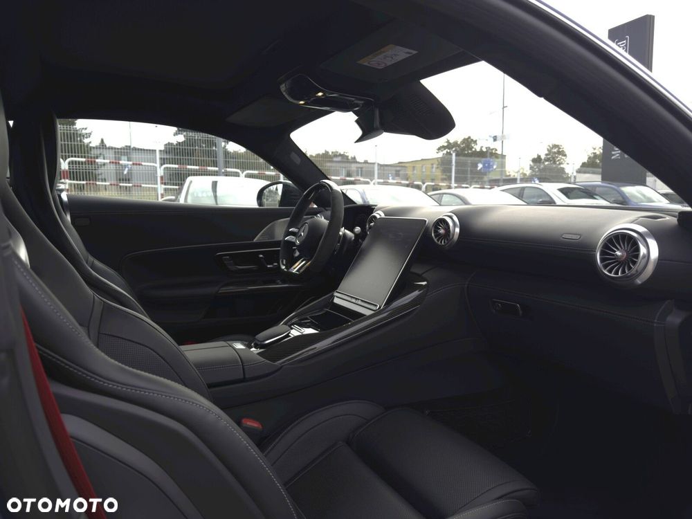Mercedes-Benz AMG GT 63 4MATIC+ - 32