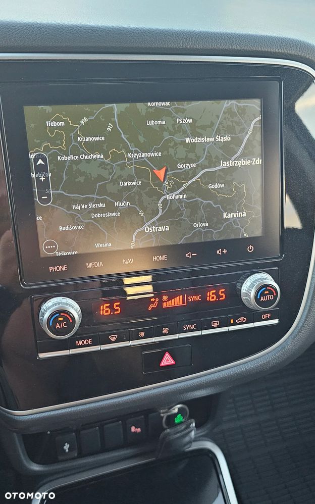 Mitsubishi Outlander - 24