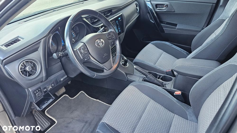 Toyota Auris - 10