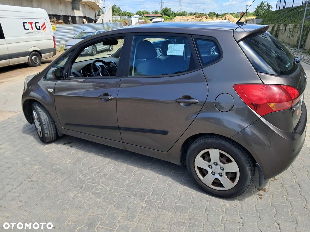 Kia Venga - 6
