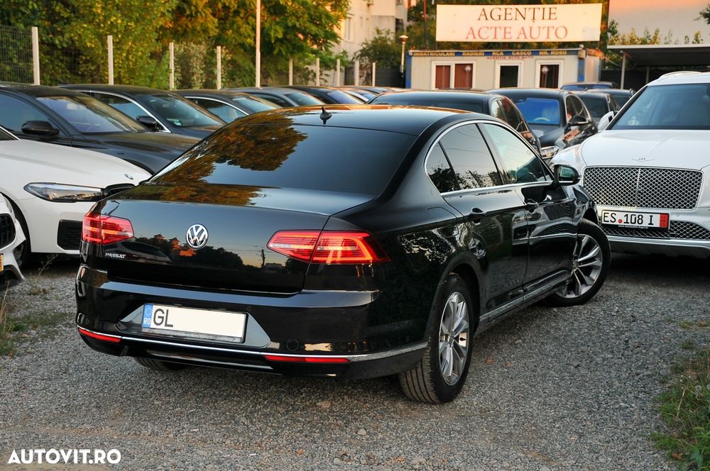 Volkswagen Passat - 4