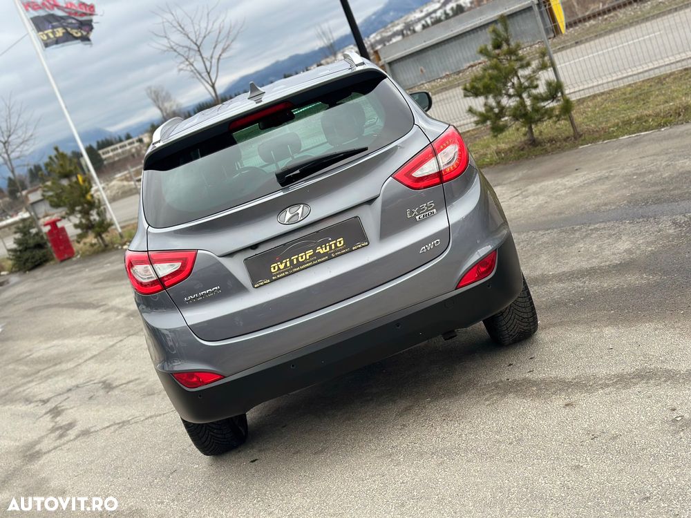 Hyundai ix35 2.0 CRDI 4WD Fifa World Cup Gold Edition - 33