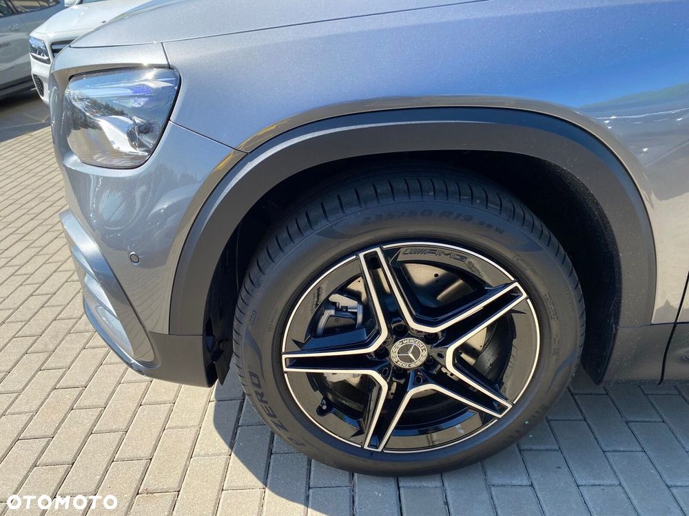 Mercedes-Benz GLB - 7