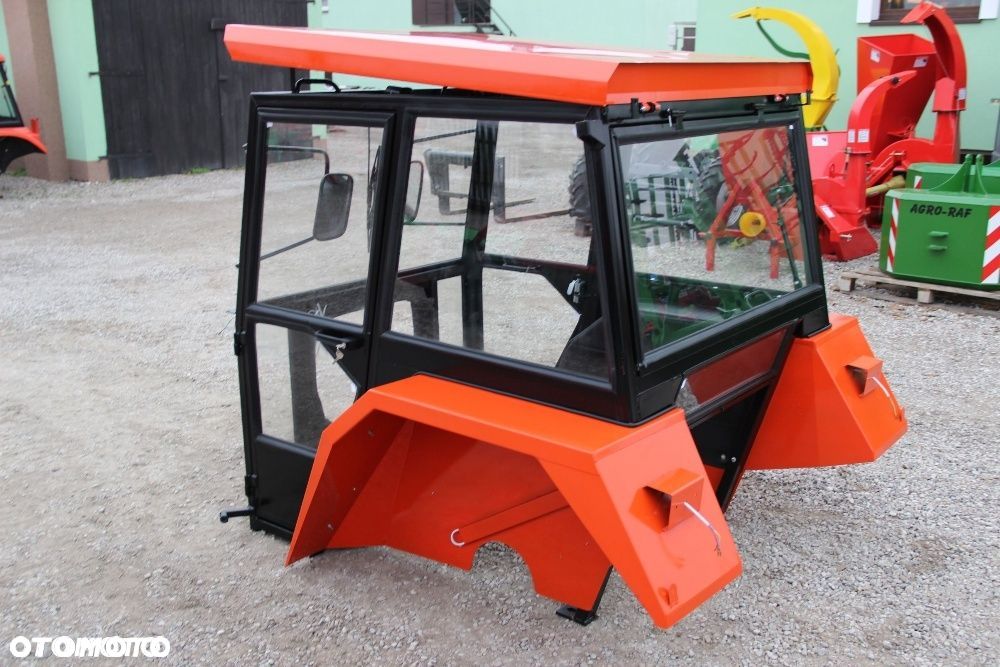 Kabina ciągnikowa do ciągnika C 360 LUX z błotnikami SZYSZKA CE - 4