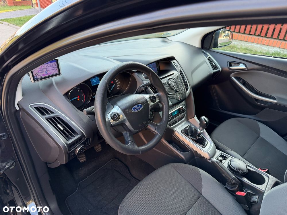 Ford Focus 1.6 TDCi DPF Champions Edition - 8