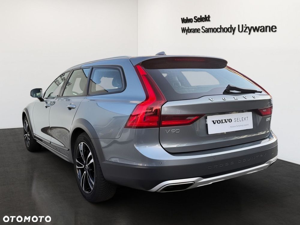 Volvo V90 Cross Country - 6